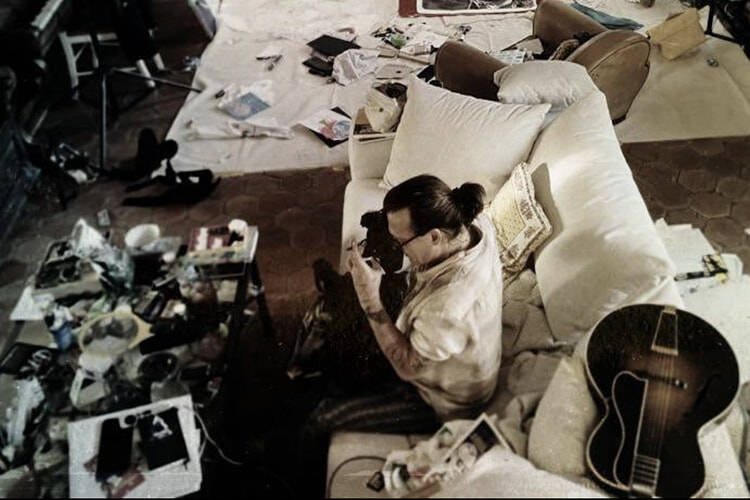 ジョニー・デップが「自分らしくいられる」と語る、イギリスの田舎での